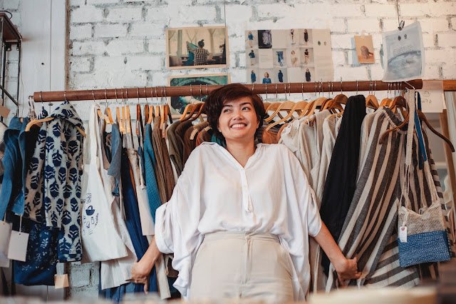 Retail merchandiser's job role Retail merchandiser's job role